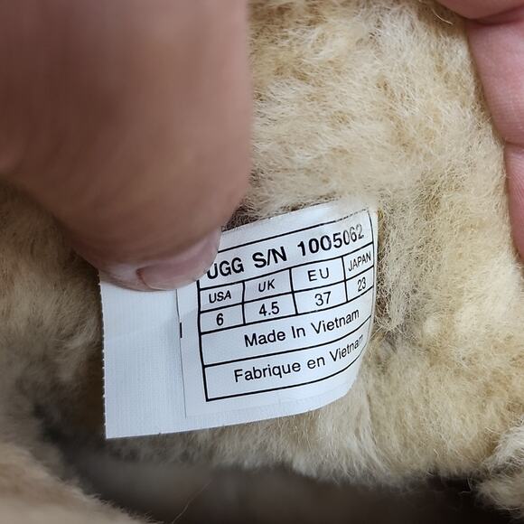 UGG Mini Bow II Boots Chesnut Color Women's Size 6 - Picture 6 of 6